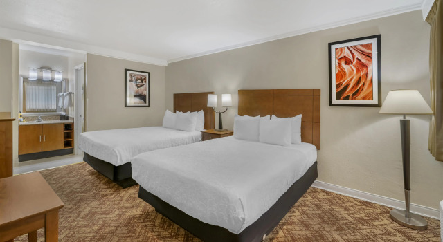 Четырёхместный номер Standard Best Western Plus Northwoods Inn