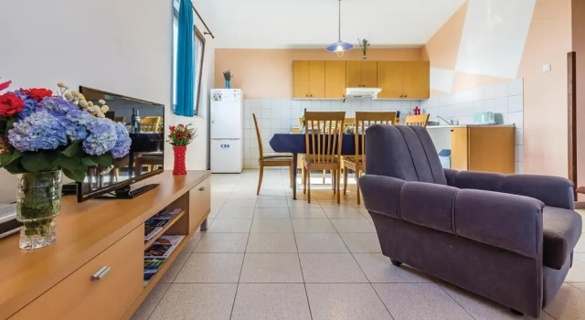 Beautiful Home in Vinkuran With Wifi and 2 Bedrooms, Забронировать Отель Отели Винкуран 3 звезды, 3*