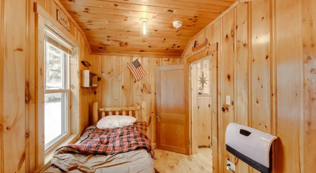 Lovely Maine Cabin w/ Deck, Gas Grill & Fire Pit!, Book Hotel South Casco USA