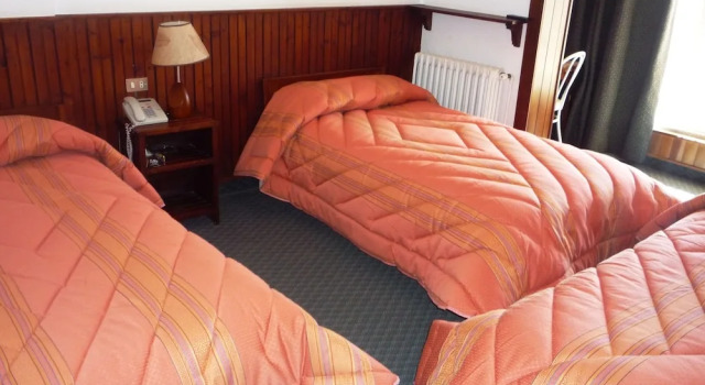 Трёхместный номер Standard Hotel Chbat