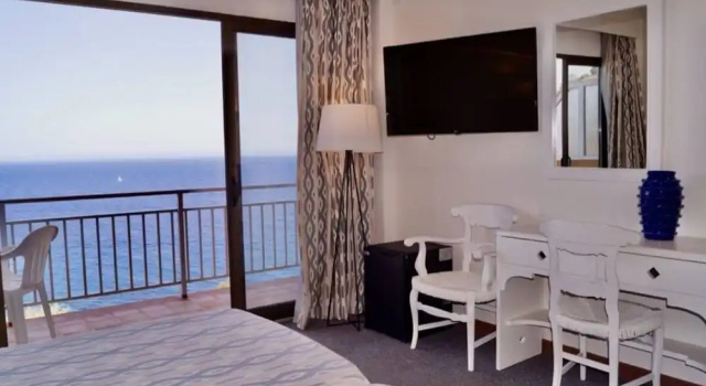 Двухместный номер Standard с балконом и с видом на море Hotel Sa Coma