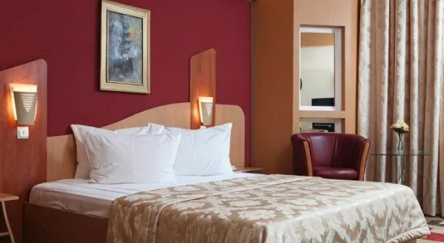 Семейный номер Standard Ambassador Hotel