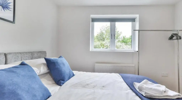 Апартаменты Newly Renovated 3 Bed Apartment with Parking