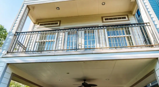 Spacious Kemah Boardwalk Townhome, Boek Hotel Kemah Houston
