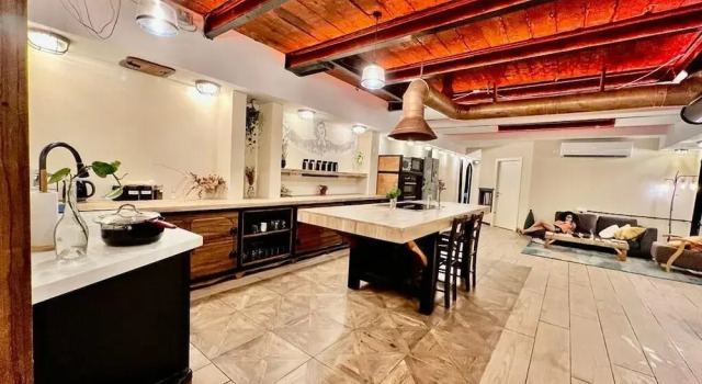 The Urban Chalet, Забронировать Шале Коттеджи Тель-Авива, рядом с Independence Hall Museum, Коттедж