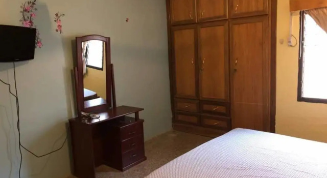 3 Bed House Sleeps 6 - Parking, Wifi, Generator, Book Hotel Kumasi 