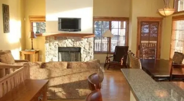 Golden Bar Townhome 39