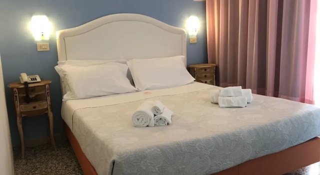 Двухместный номер Standard с частичным видом на море Hotel Negresco