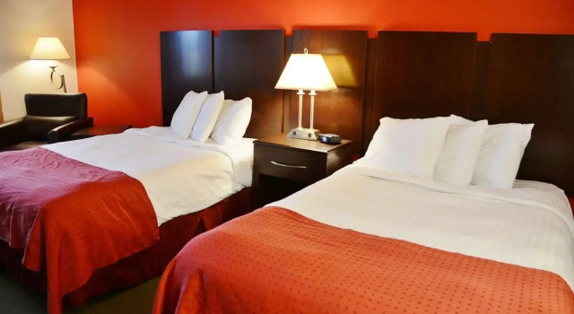 Четырёхместный номер Standard Country Hearth Inn & Suites - Kenton