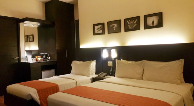 Люкс Premier RedDoorz Plus at Hotel Esse