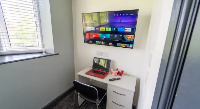 Spacious 1-bed Studio in Birmingham, Varaa Huoneisto Asunnot kohteessa Merseyside, Huoneisto