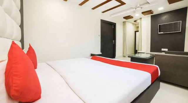 OYO 44314 Hotel Veer Bhumi Palace