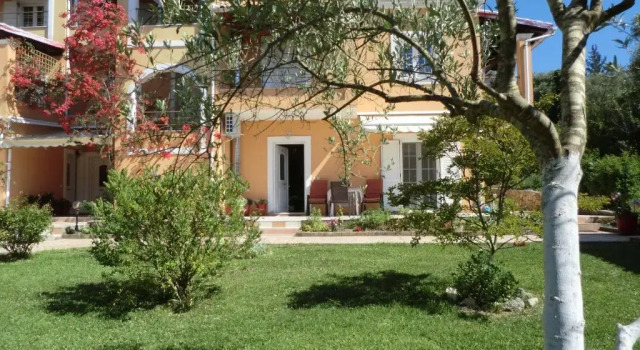 Апартаменты Pasiphae Holiday Apartments