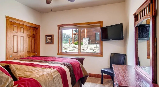 Black Canyon Inn Unit H2, Забронировать Отель Эстес-Парк Rocky Mountain National Park, рядом с Сквер Barlow Plaza