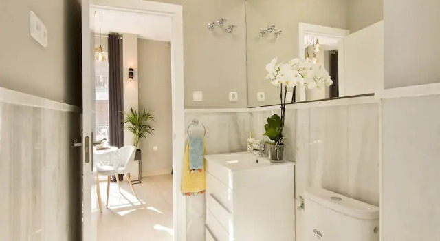 Chezmoihomes Luxury Apartment Carmen, Забронировать Апартаменты/квартира Отели Гранады с парковкой, рядом с Парк Фредерико Гарсия Лорки, Парковка