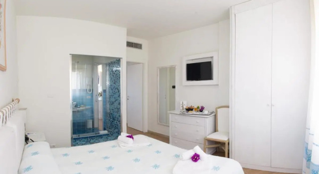 PALAU, Book Hotel Palau Emerald Coast