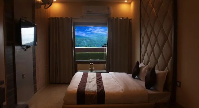 Двухместный номер Standard Perfectstayz Premium Ganga Heights - Ganga View rooftop cafe