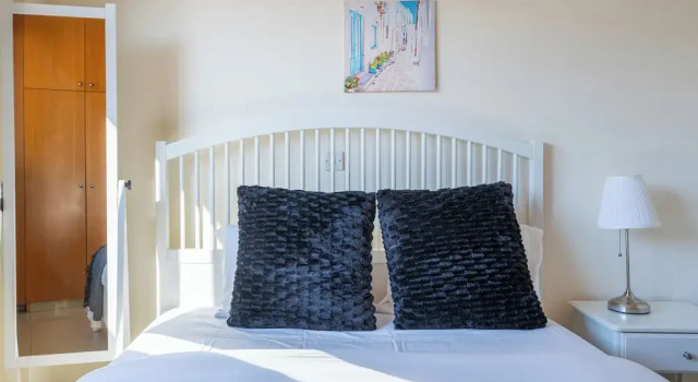 Glade - 1 BR Apt. & Balcony in Larnaca, Book Hotel Larnaka Larnaca Region