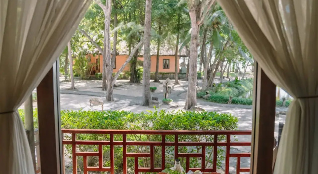 Номер Premier с балконом Ho Tram Beach Boutique Resort & Spa