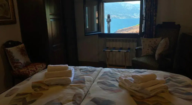 suitecastlelakeview 3, Book Hotel Hotels in Bellano with Parking, Parking
