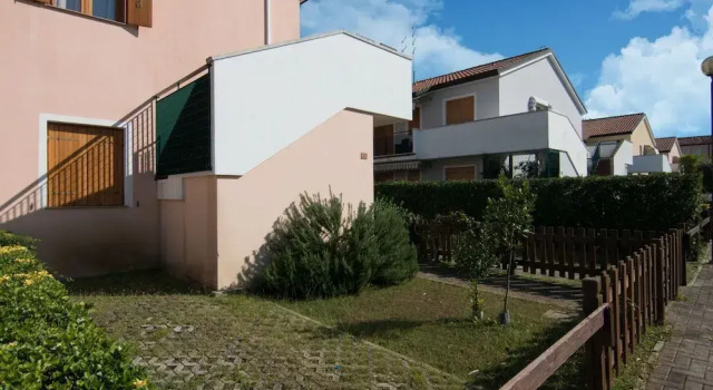 Cozy Holiday Home in Rosolina near Sea Beach