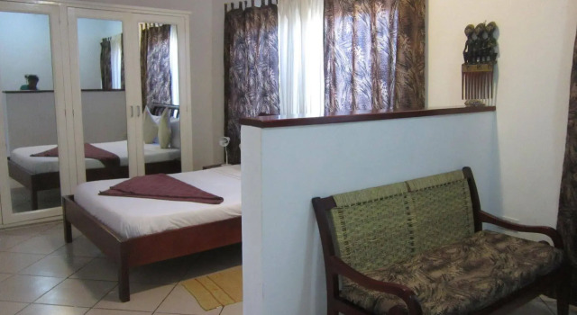 La Paradise Inn