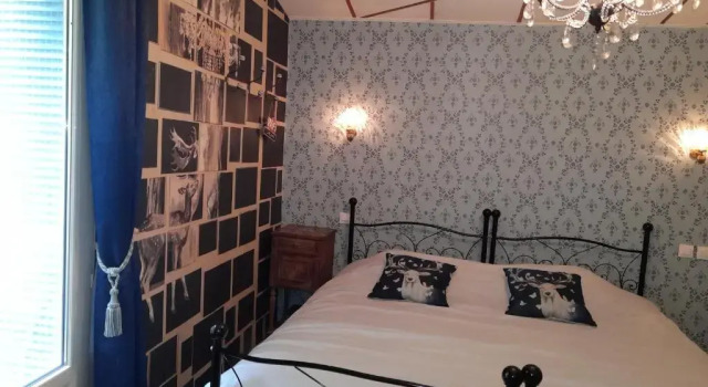 Le Petit Bonheur, Book Hotel Frayssinet-le-Gelat Lot