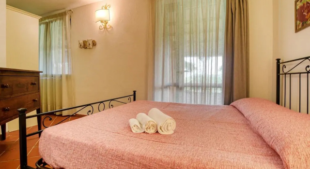 Nice Home in Bivio Montorgiali With Outdoor Swimming Pool, Wifi and 1 Bedrooms, Book Hotel Montorgiali Toscana
