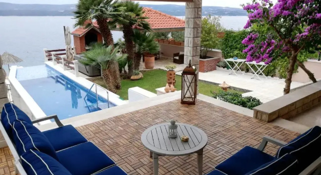 Villa Purple Rain, Rezerwuj Willa Hotele w Split-Dalmatia County z parkingiem, Parking