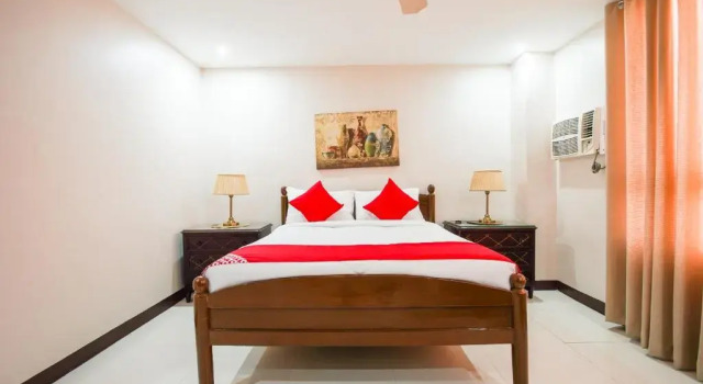 Люкс OYO 236 Hotel Edmundo