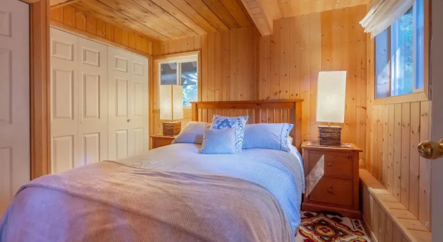 The Tree House Cottage, Book Feriehus Hoteller i Sunshine Coast med parkering, Parkering