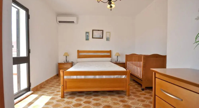 Spacious 4 Bedroom Villa Located in its own Grounds, With Private Pool and Bbq, Rezervovat Vila Hotely v Sotavento s parkováním, Parkování