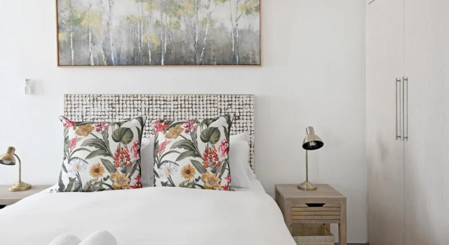 Three Bed Sea Point Secure Family Home, Забронировать Дом для отпуска Коттеджи Кейптауна, рядом с Гора Сигнал-Хилл, Коттедж