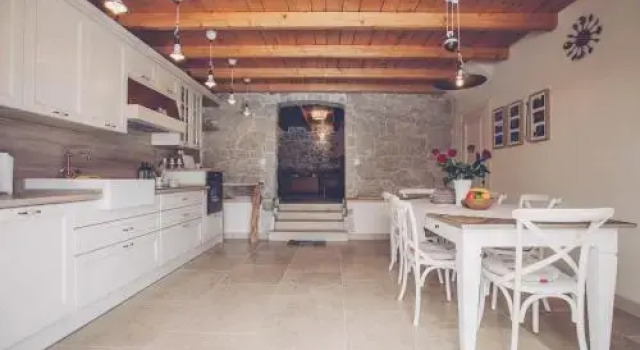 Villa Sv. Petar Krk, Varaa Villa Hotellit Kvarner Islands uima-altaalla, Uima-allas