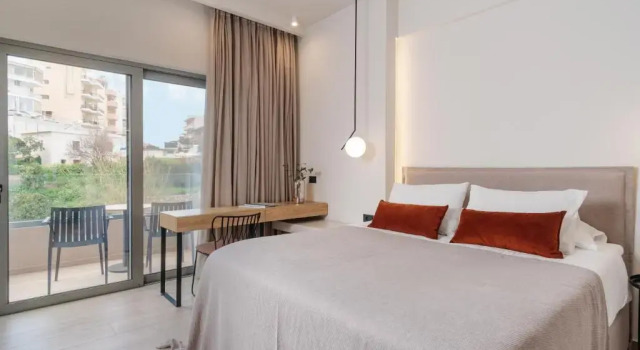 Люкс Superior с балконом и с видом на город The City Hotel & Suites