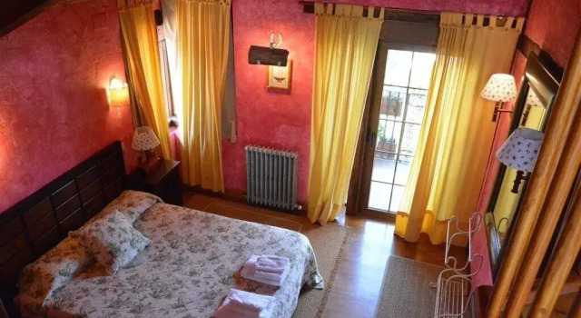 Hospedium Hacienda Las Cavas, Réserver Maison d'hôtes Olmedo 