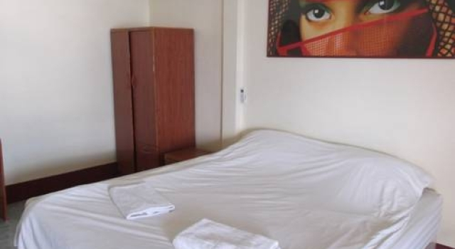 Chaweng Y&O Guesthouse, Забронировать Отель Отели Южного Таиланда с парковкой, Парковка