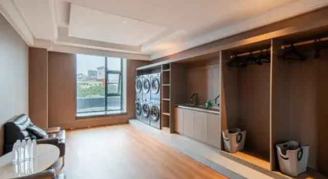 Jifeng International Hotel (Xinyang New 16th Street Branch), Book Hotel Xinyang Henan