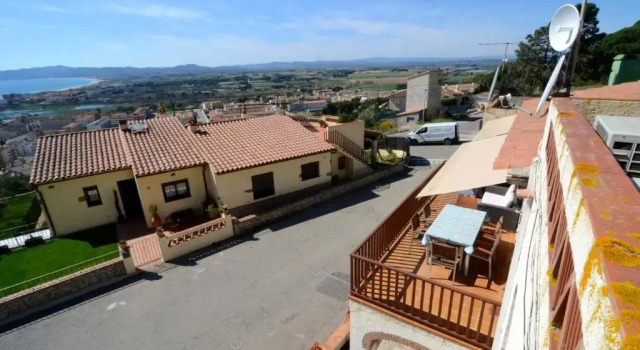 LA MOLEDERA 40 a, Забронировать Отель Торроэлья-де-Монгри Baix Empordà