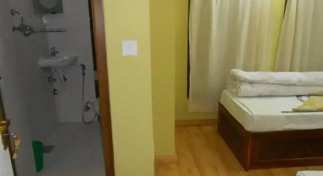 Двухместный номер Standard c 1 комнатой с балконом Sunny Guest House and Cafe