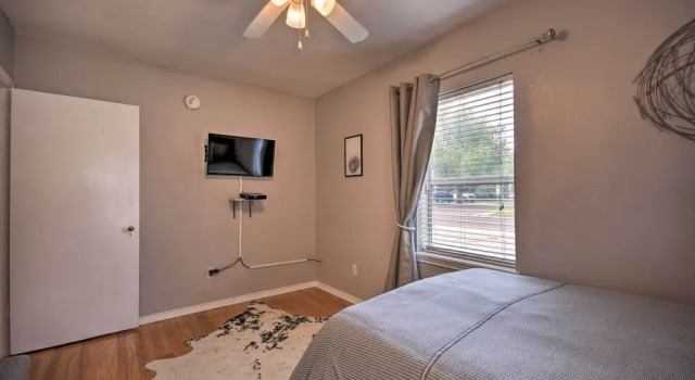 Stylish Home - Walk to Texas Tech University!, Prenota Casa vacanze Hotel a Lubbock con parcheggio, Parcheggio
