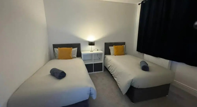 Modern 5-bed House in London Close Excel - Big Ben, Забронировать Отель Отели Англии 3 звезды, 3*