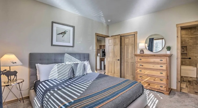 Frisco Condo w/ Balcony: 7 Mi to Copper Mountain!