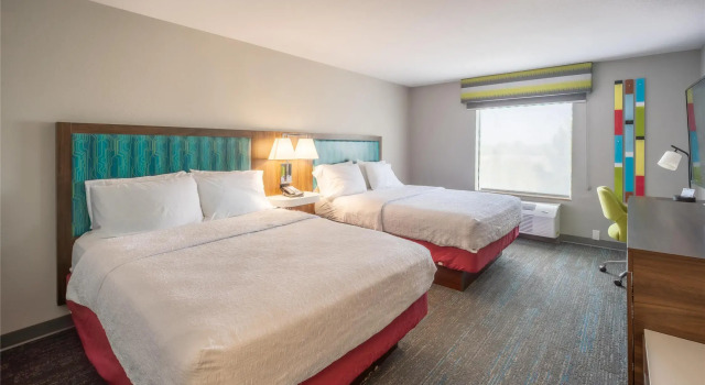 Четырёхместный номер Standard Hampton Inn Elkhorn Lake Geneva Area