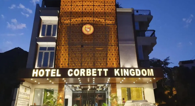 Hotel Corbett Kingdom, Rezerwuj Hotel Hotele w Uttarakhand z basenem, Basen