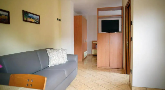 Студия Hotel EMI