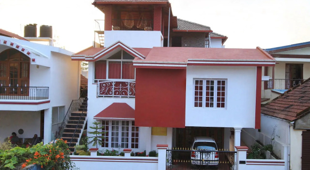 Treebo Avyukta Stay, 1.5 km to Madikeri Fort, Rezervovat Hotel Hotely v Bangalore s parkováním, Parkování