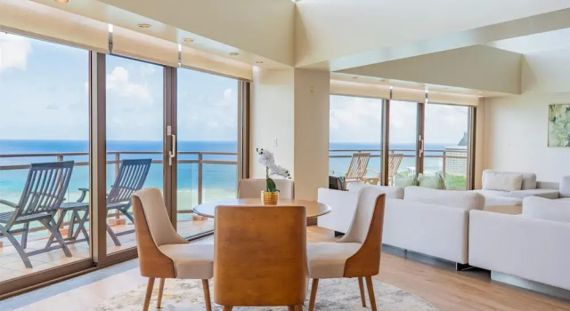 3 soveværelser i standard- på øverste etage værelse med altan Dusit Beach Resort Guam