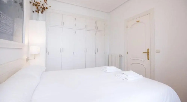 BREATHTAKING TERRACE VIEWS - by SanSebastianApartments.es, Rezerwuj Apartament Hotele w Baskonia z parkingiem, Parking