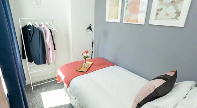 Cosy Home Near Station, Parking, Netflix, Sleeps 5, Забронировать Отель Бизнес-отели Англии, 4* 5*